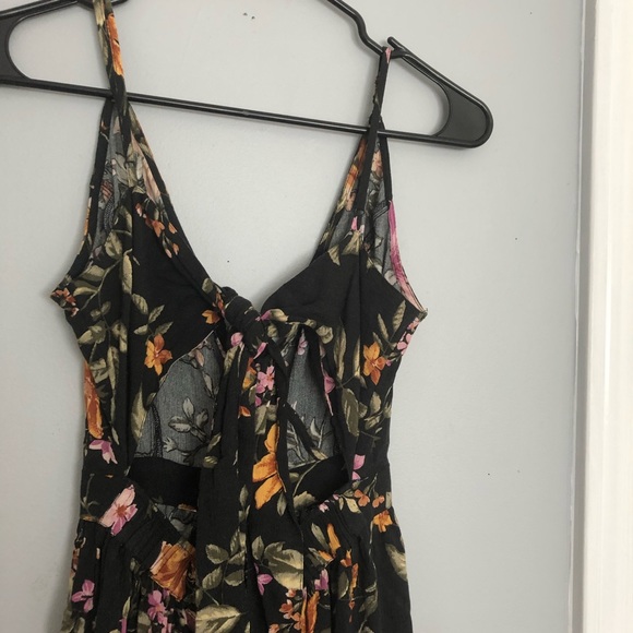 American Eagle Floral Jumpsuit - Picture 2 of 4